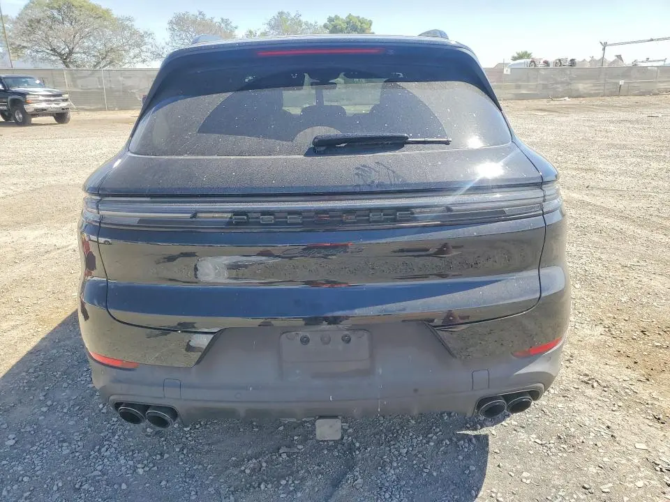 2024 PORSCHE CAYENNE S  