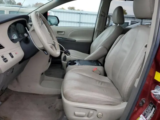 2011 TOYOTA SIENNA LE  