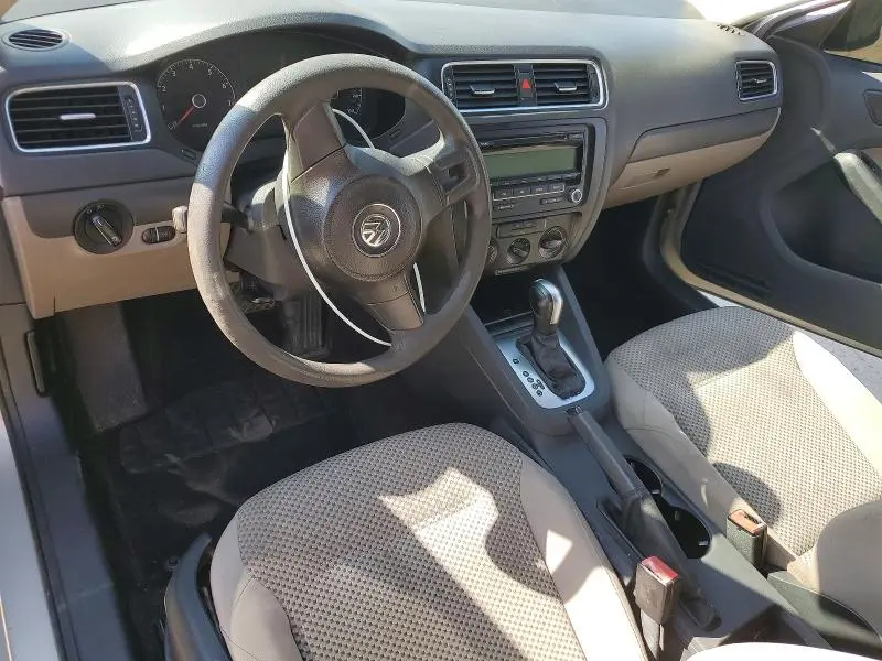2011 VOLKSWAGEN JETTA   