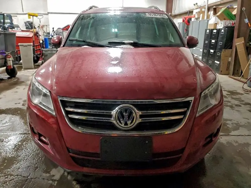 2010 VOLKSWAGEN TIGUAN SE  