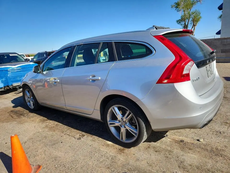 2016 VOLVO V60 T5 PREMIER  