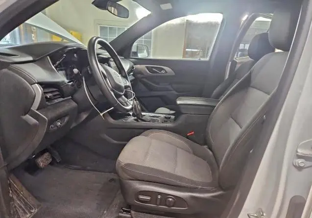 2023 CHEVROLET TRAVERSE LT  