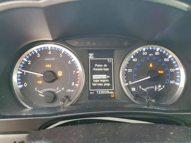 2018 TOYOTA HIGHLANDER LE  