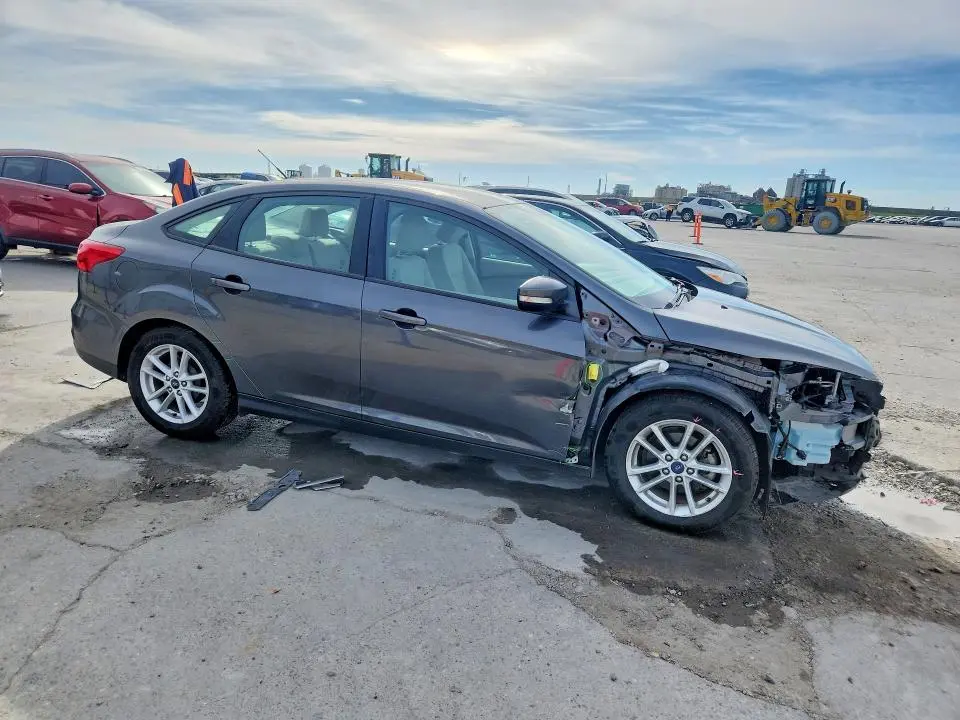 2016 FORD FOCUS SE  