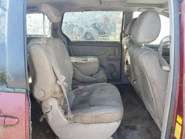 2010 TOYOTA SIENNA XLE  