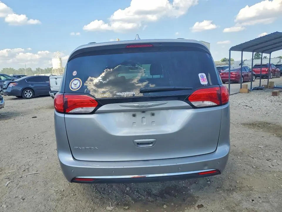 2017 CHRYSLER PACIFICA TOURING L PLUS  
