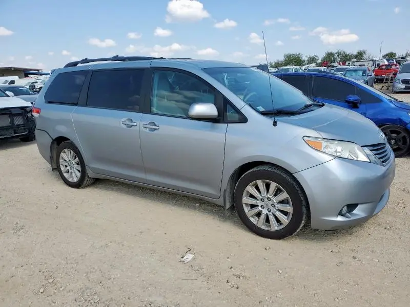 2012 TOYOTA SIENNA XLE 7 PASSENGER  