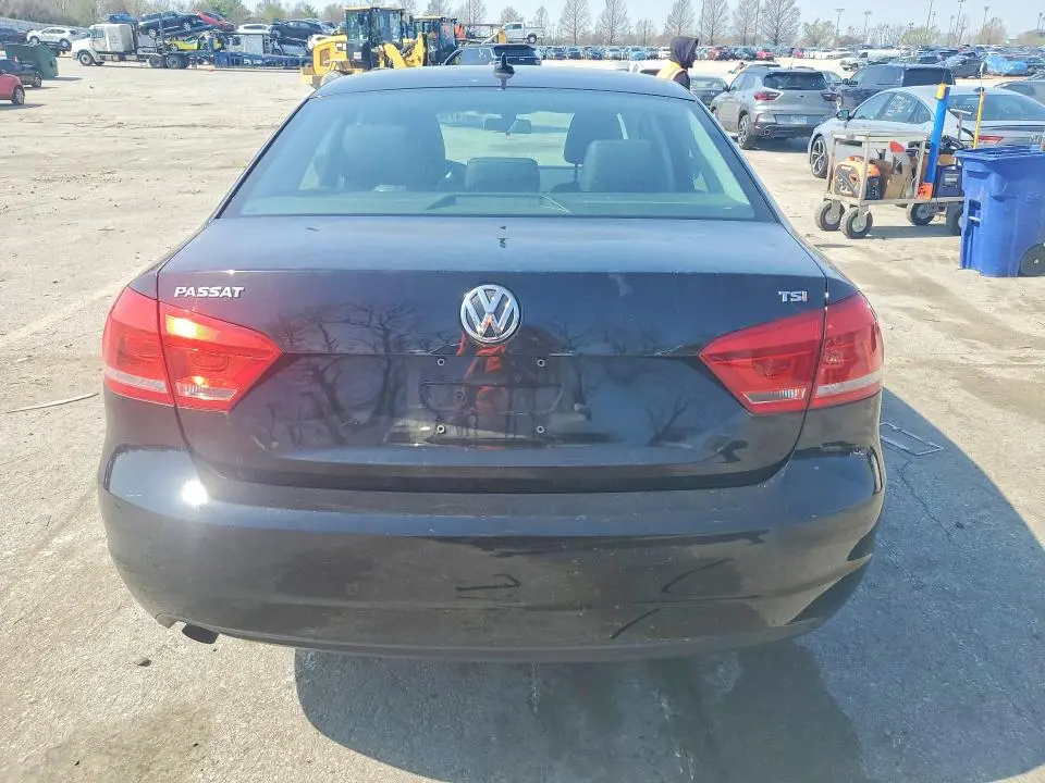 2015 VOLKSWAGEN PASSAT S  