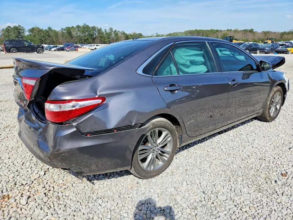 2017 TOYOTA CAMRY SE  