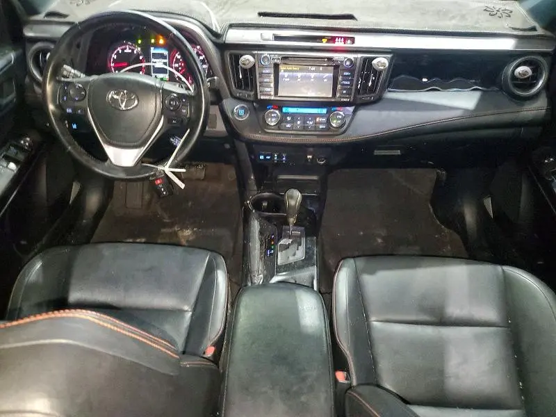 2017 TOYOTA RAV4 SE  