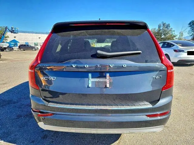 2022 VOLVO XC90 T6 MOMENTUM  