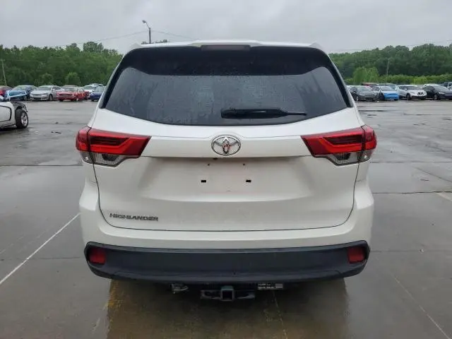 2018 TOYOTA HIGHLANDER LE  