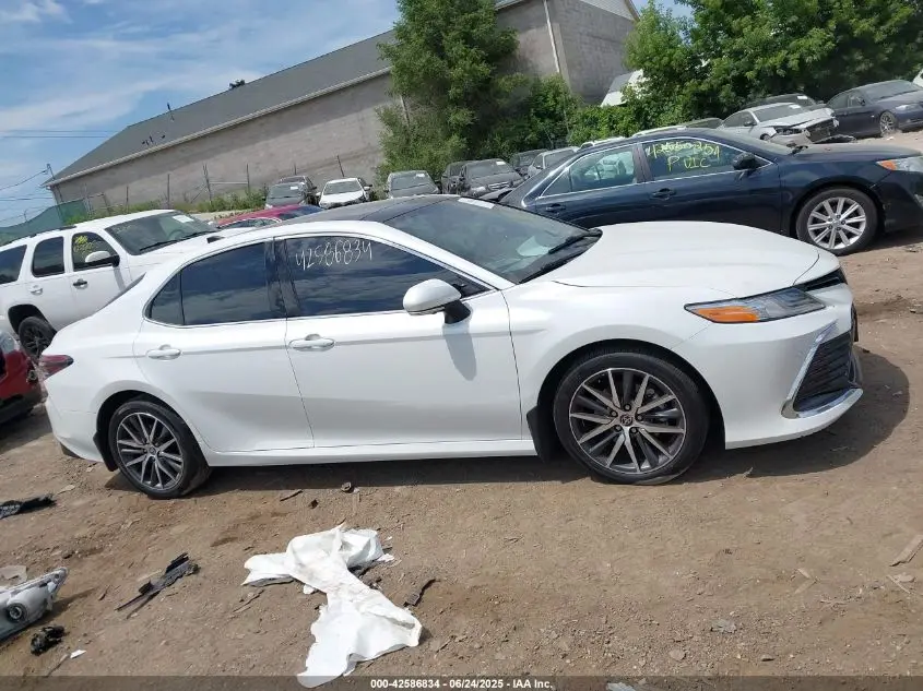 2023 TOYOTA CAMRY XLE AWD