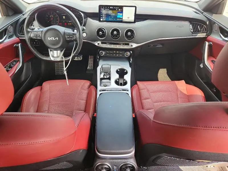2023 KIA STINGER GT2  