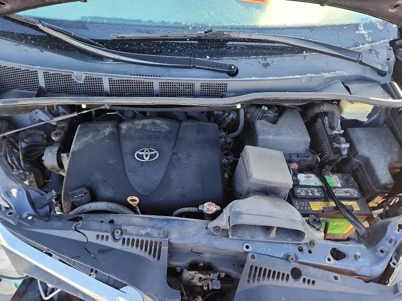 2018 TOYOTA SIENNA LE 8-PASSENGER  