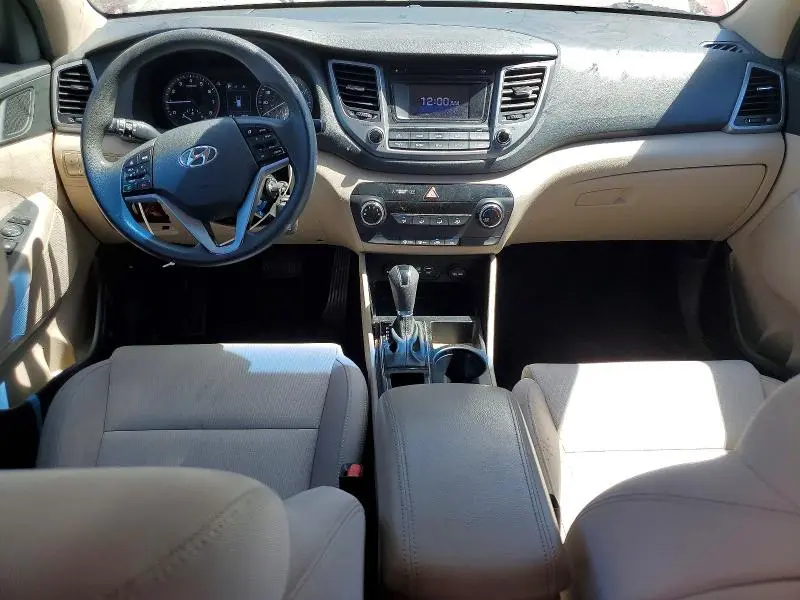 2016 HYUNDAI TUCSON SE  