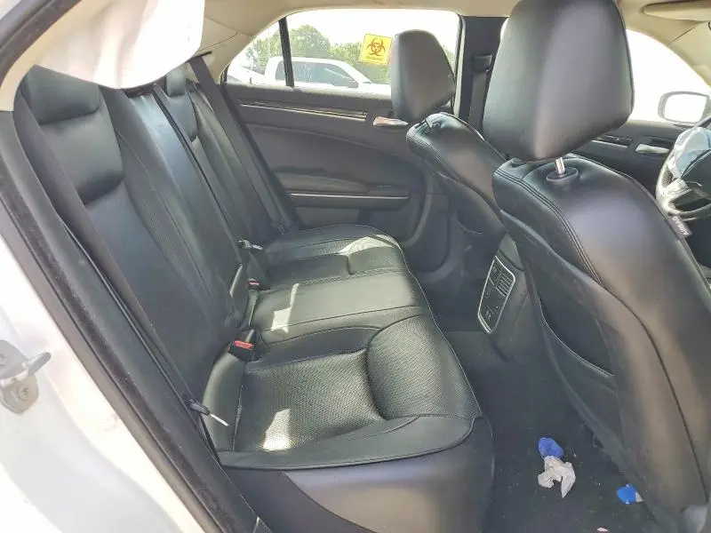 2019 CHRYSLER 300 LIMITED  