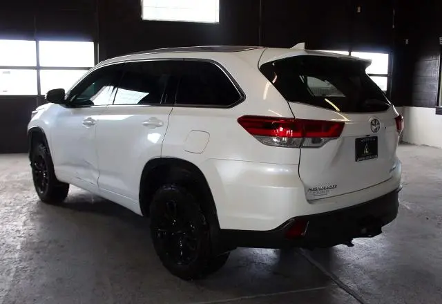 2018 TOYOTA HIGHLANDER XLE  