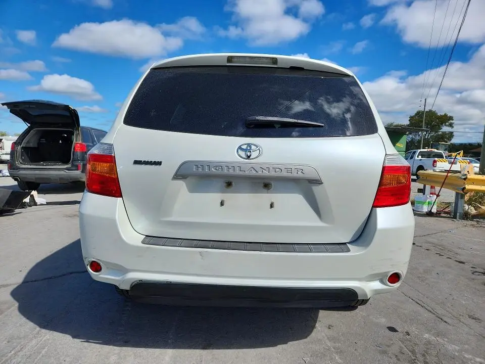 2010 TOYOTA HIGHLANDER BASE  