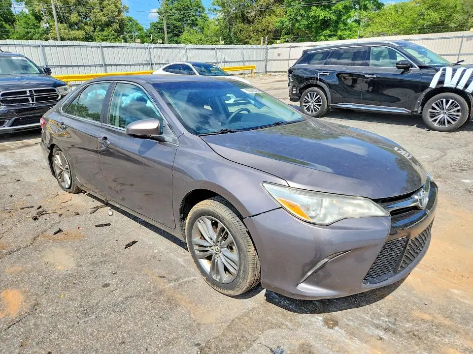 2015 TOYOTA CAMRY SE  