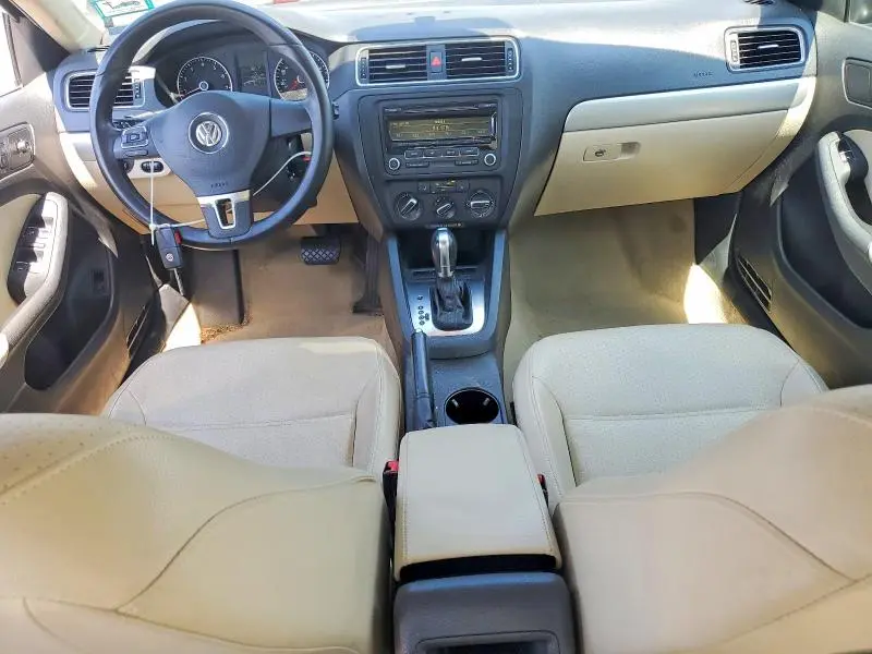 2013 VOLKSWAGEN JETTA SE  