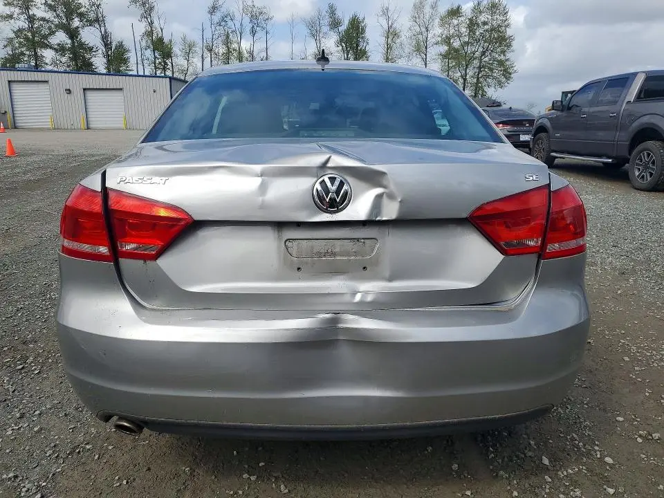 2013 VOLKSWAGEN PASSAT SE  