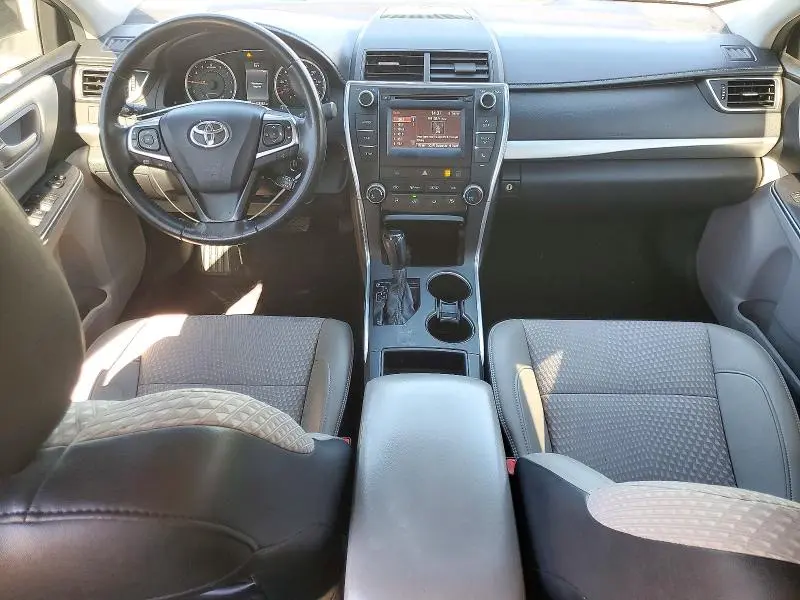 2015 TOYOTA CAMRY SE  