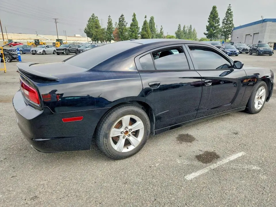 2014 DODGE CHARGER SE  