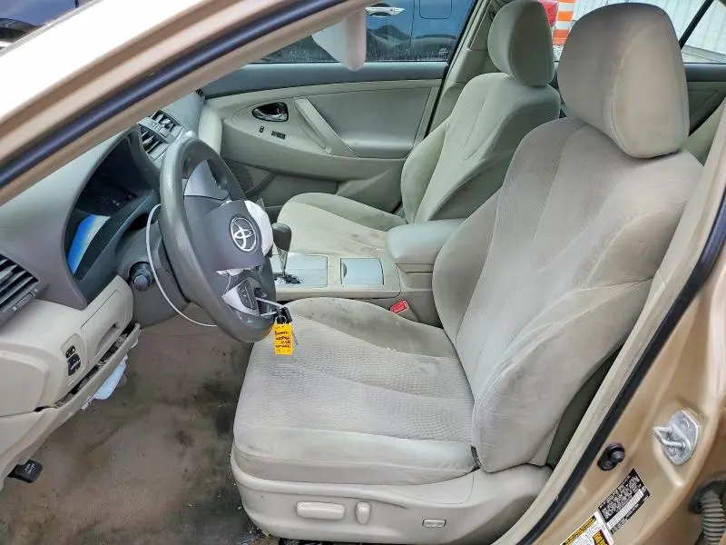 2010 TOYOTA CAMRY LE  