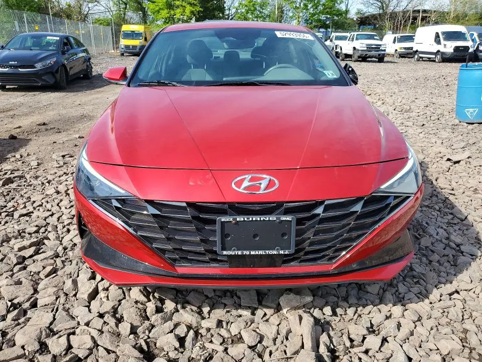2022 HYUNDAI ELANTRA SEL  
