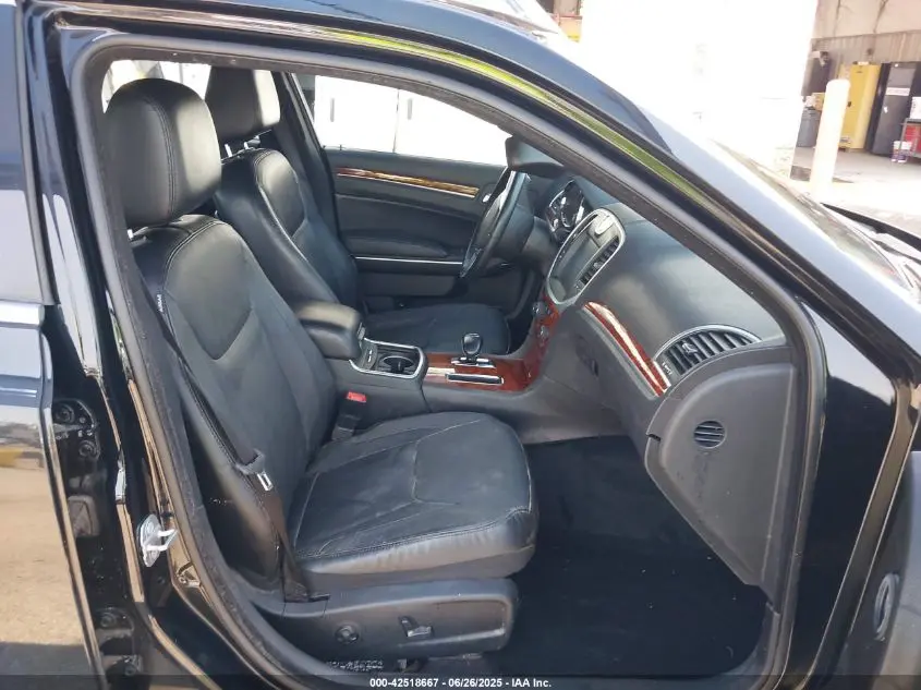 2014 CHRYSLER 300  