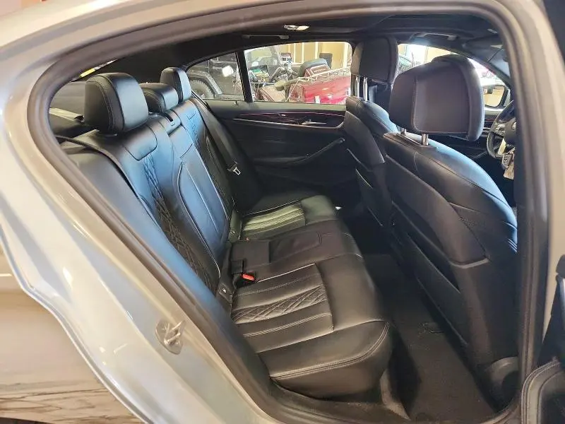 2017 BMW 530 XI  