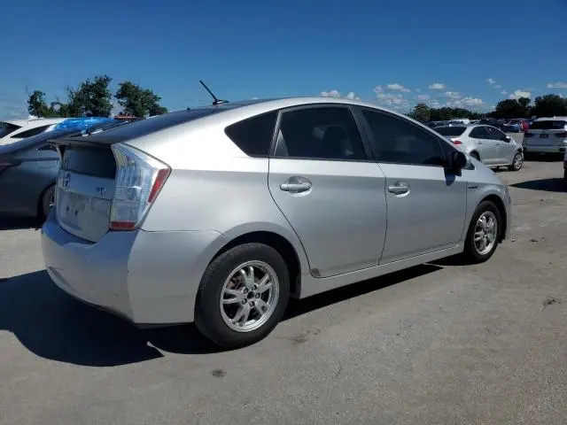 2010 TOYOTA PRIUS III  