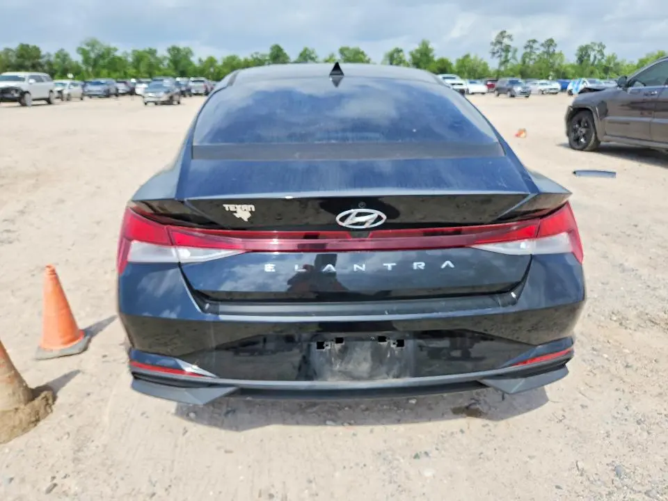 2022 HYUNDAI ELANTRA   