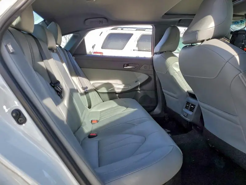 2019 TOYOTA AVALON XLE  