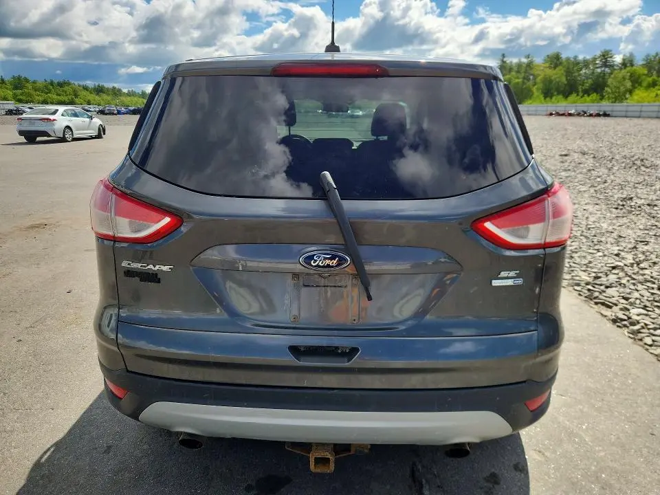 2016 FORD ESCAPE SE  