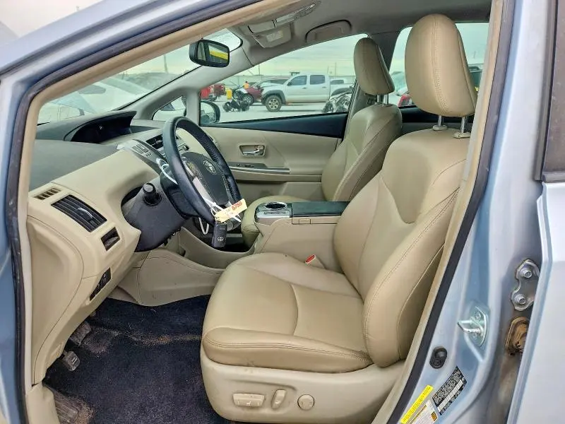 2016 TOYOTA PRIUS V FOUR  
