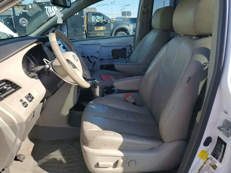 2011 TOYOTA SIENNA XLE 7-PASSENGER  