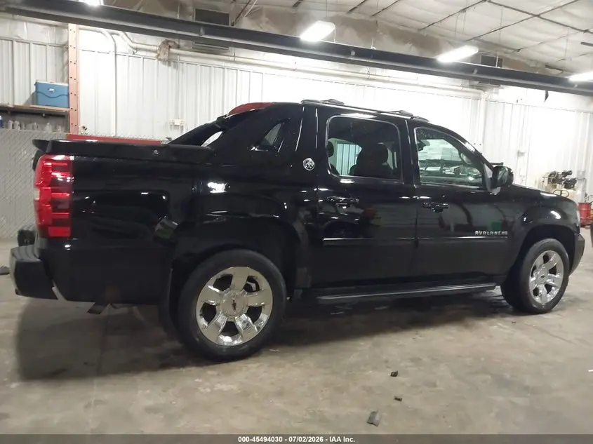 2013 CHEVROLET AVALANCHE LS