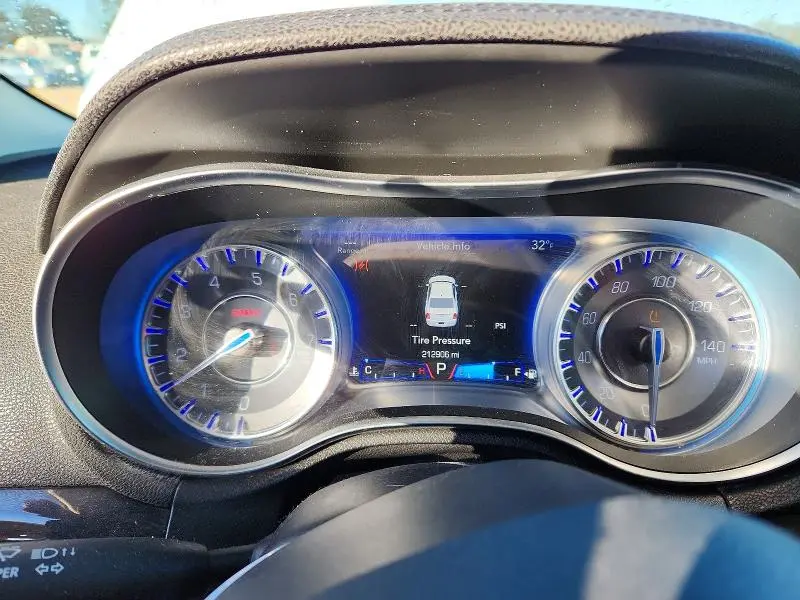 2015 CHRYSLER 300 LIMITED  