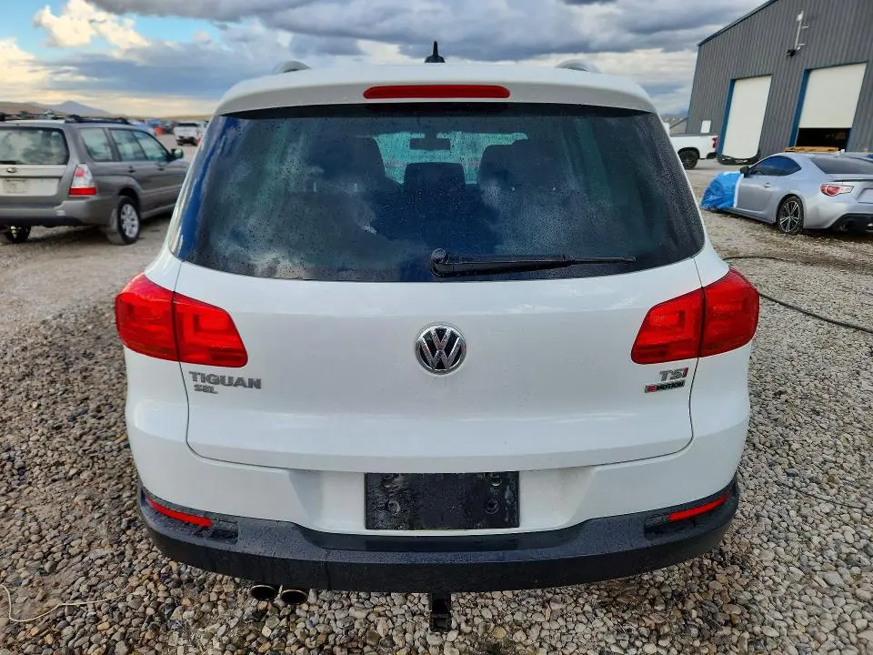 2016 VOLKSWAGEN TIGUAN S  