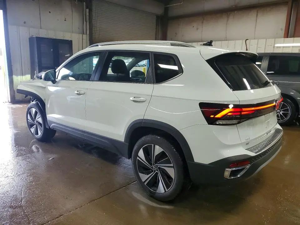 2025 VOLKSWAGEN TAOS SE  