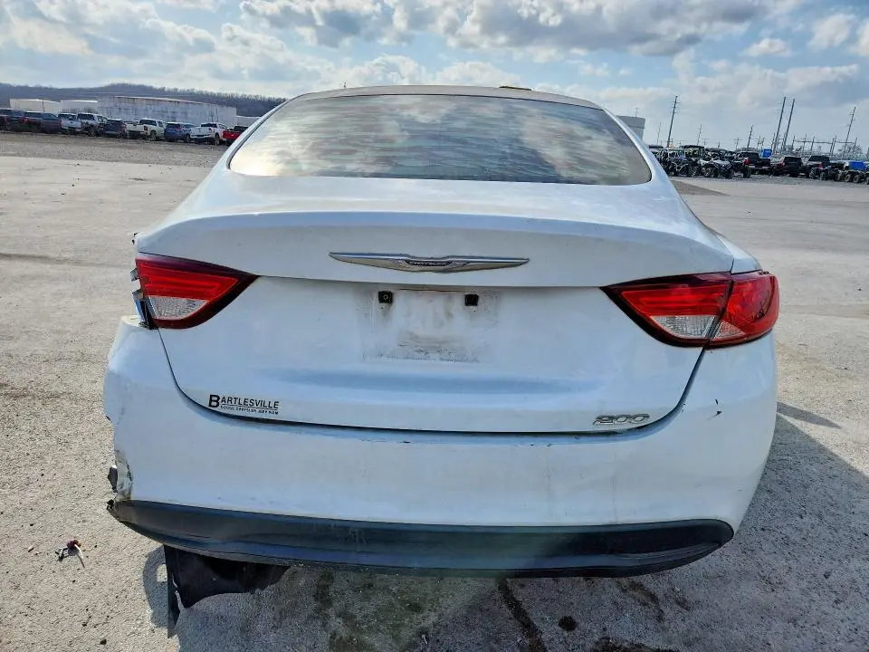 2016 CHRYSLER 200   