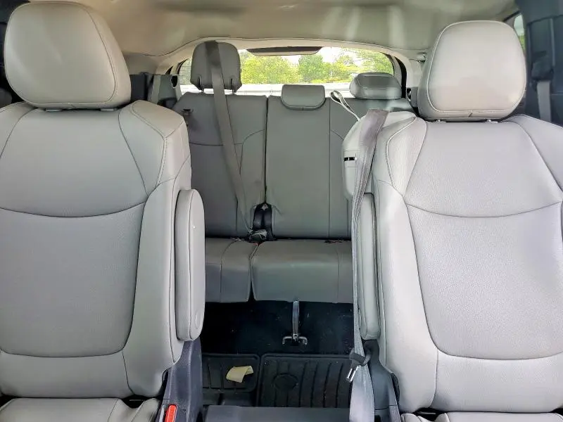 2025 TOYOTA SIENNA XLE 8-PASSENGER  