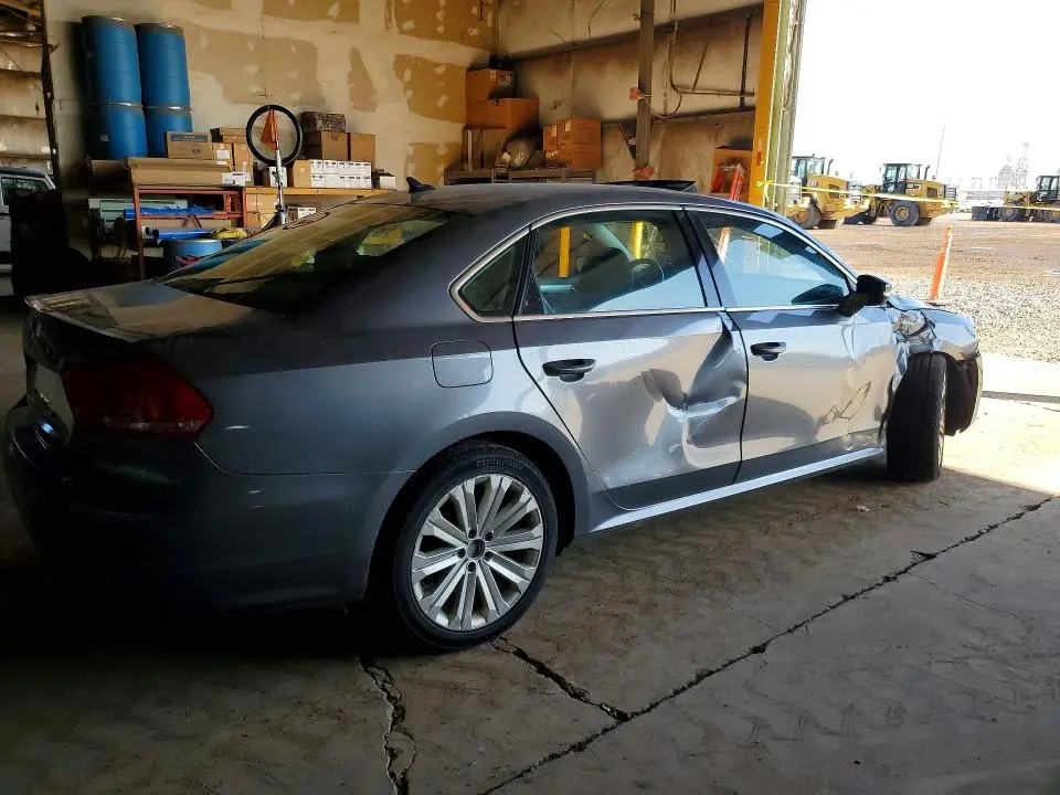 2013 VOLKSWAGEN PASSAT SE  