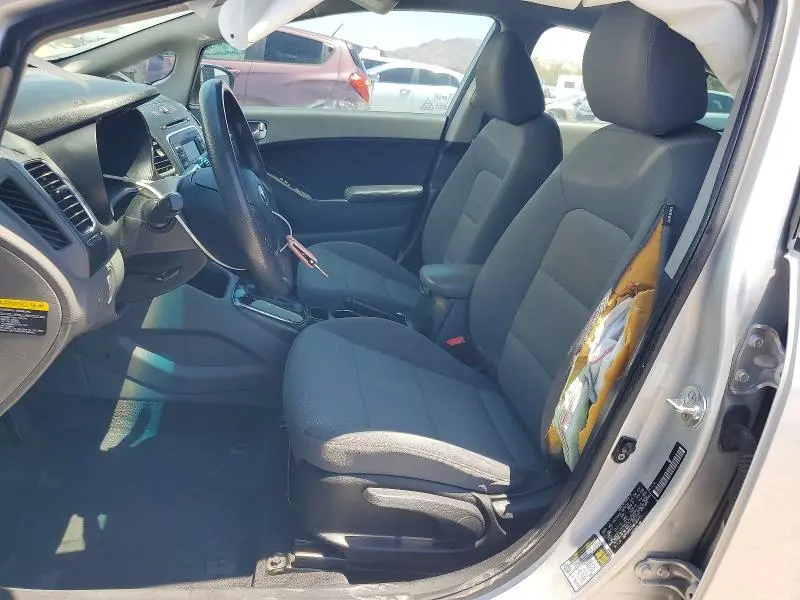 2017 KIA FORTE LX  