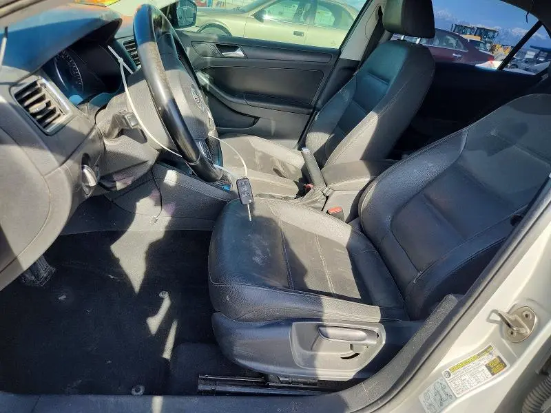 2012 VOLKSWAGEN JETTA SE  