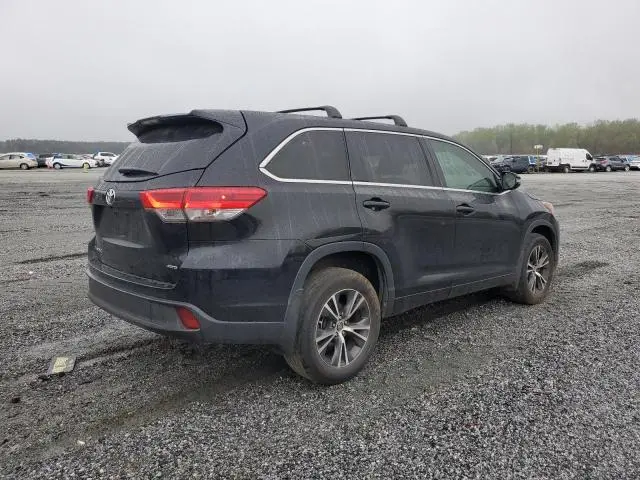 2017 TOYOTA HIGHLANDER LE  