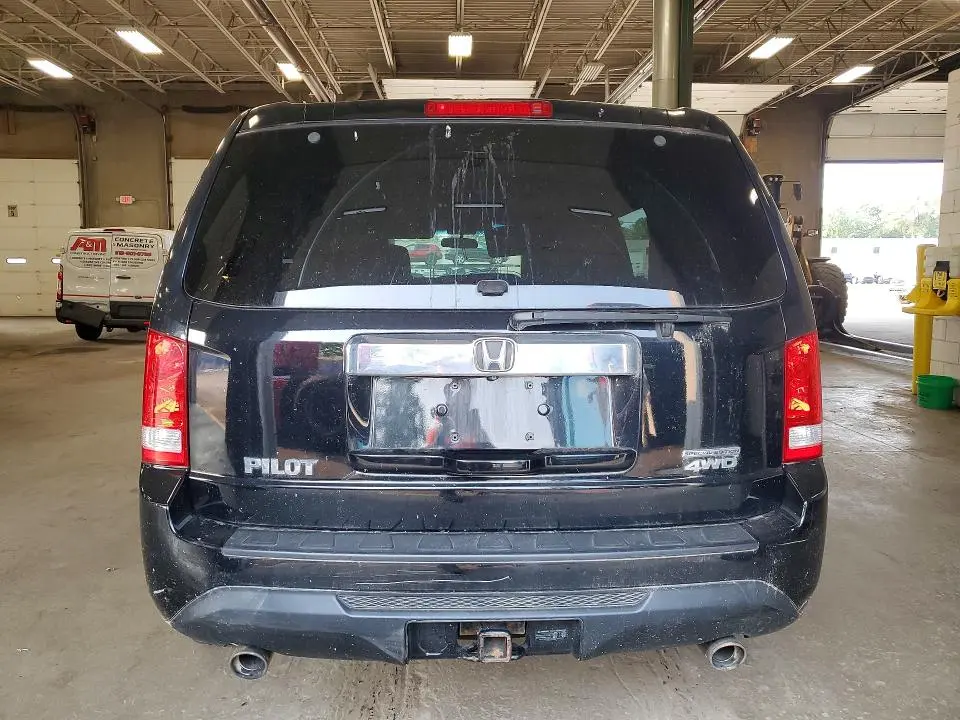 2015 HONDA PILOT SE  
