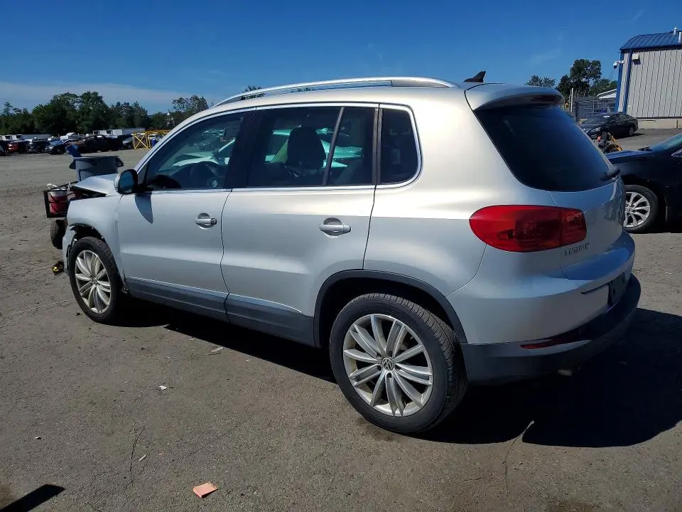 2013 VOLKSWAGEN TIGUAN S  
